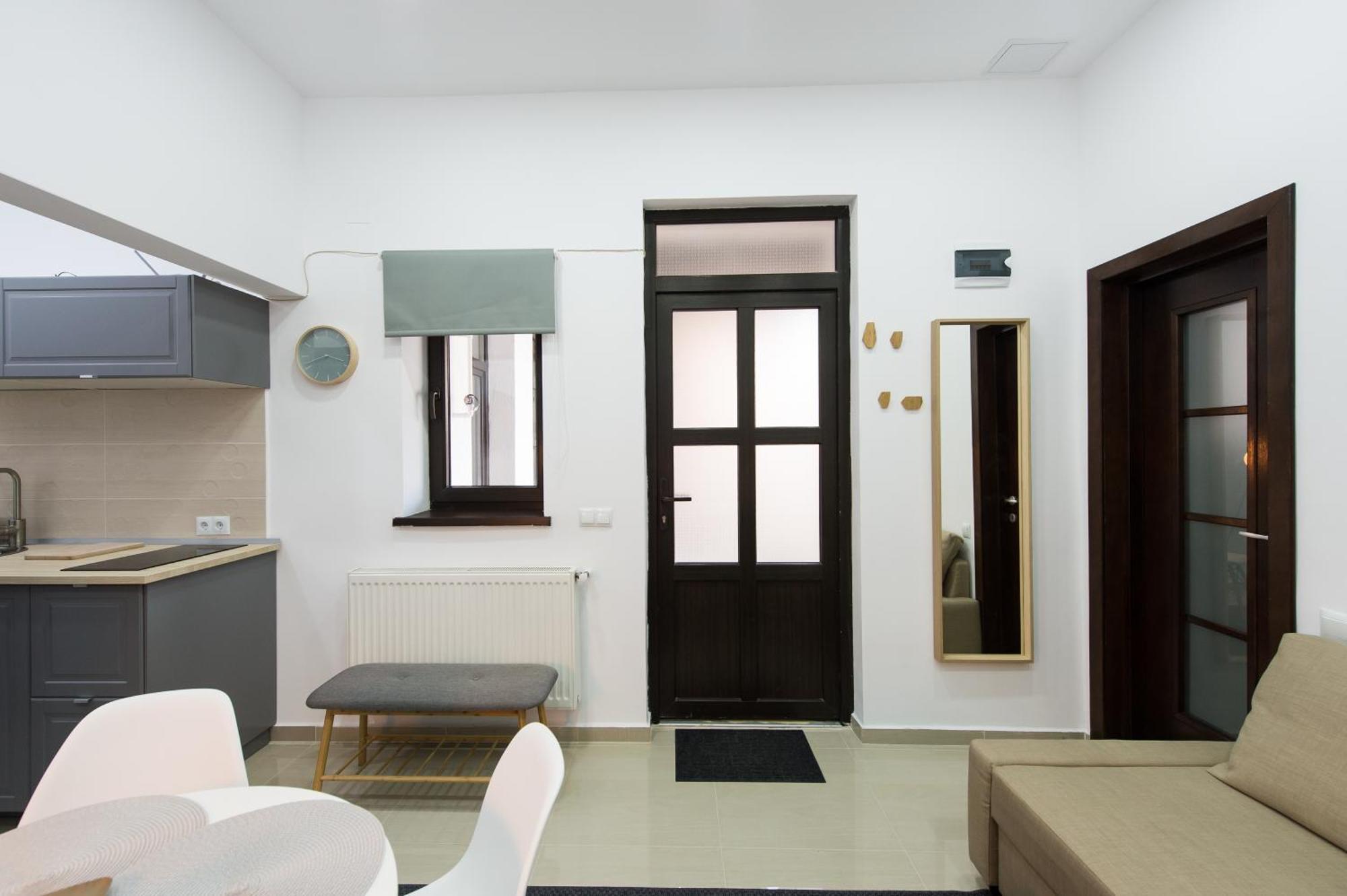 Gorgeous Brasov Flat With Patio And Mountain Views Apartamento Exterior foto