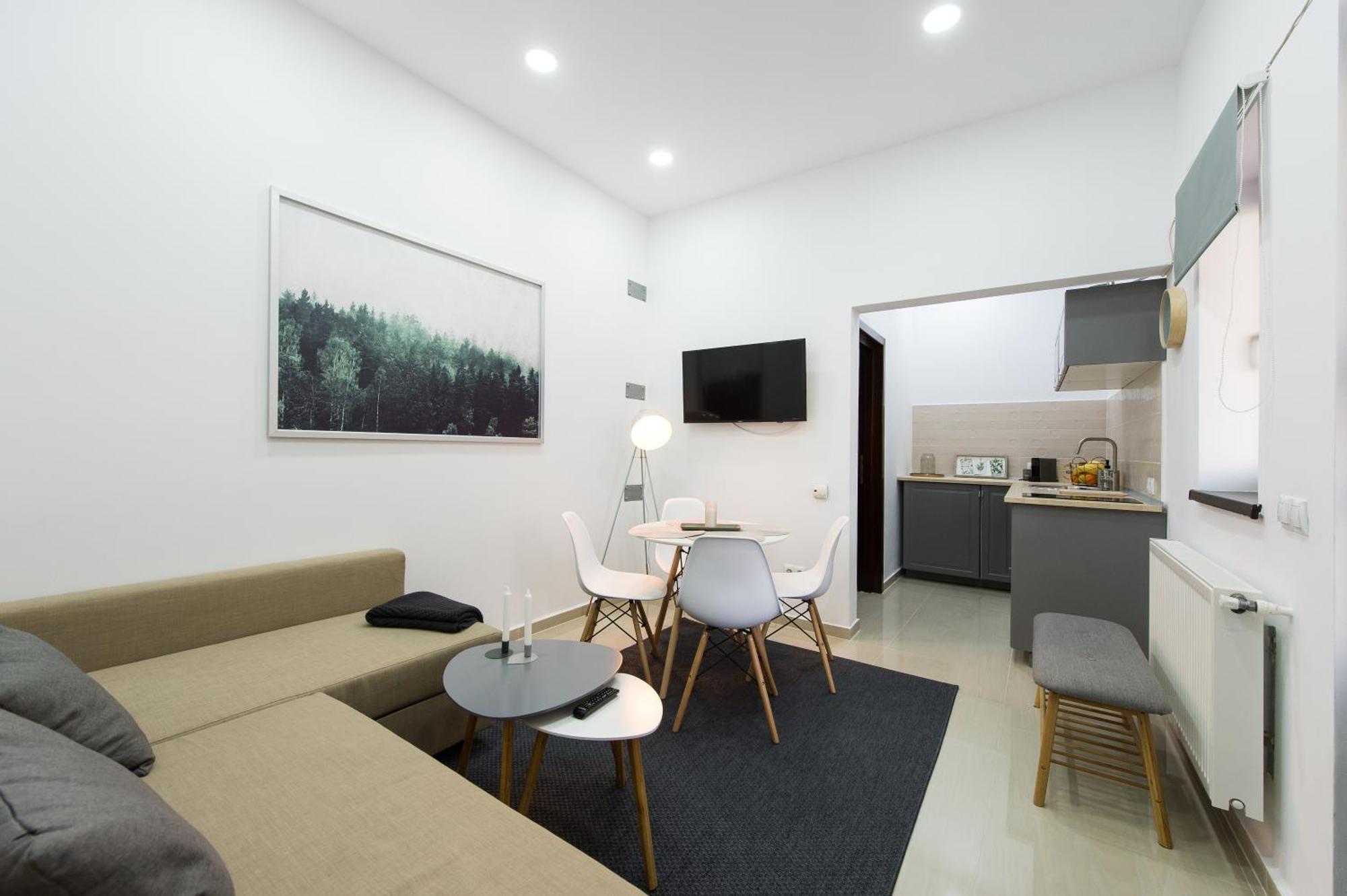 Gorgeous Brasov Flat With Patio And Mountain Views Apartamento Exterior foto