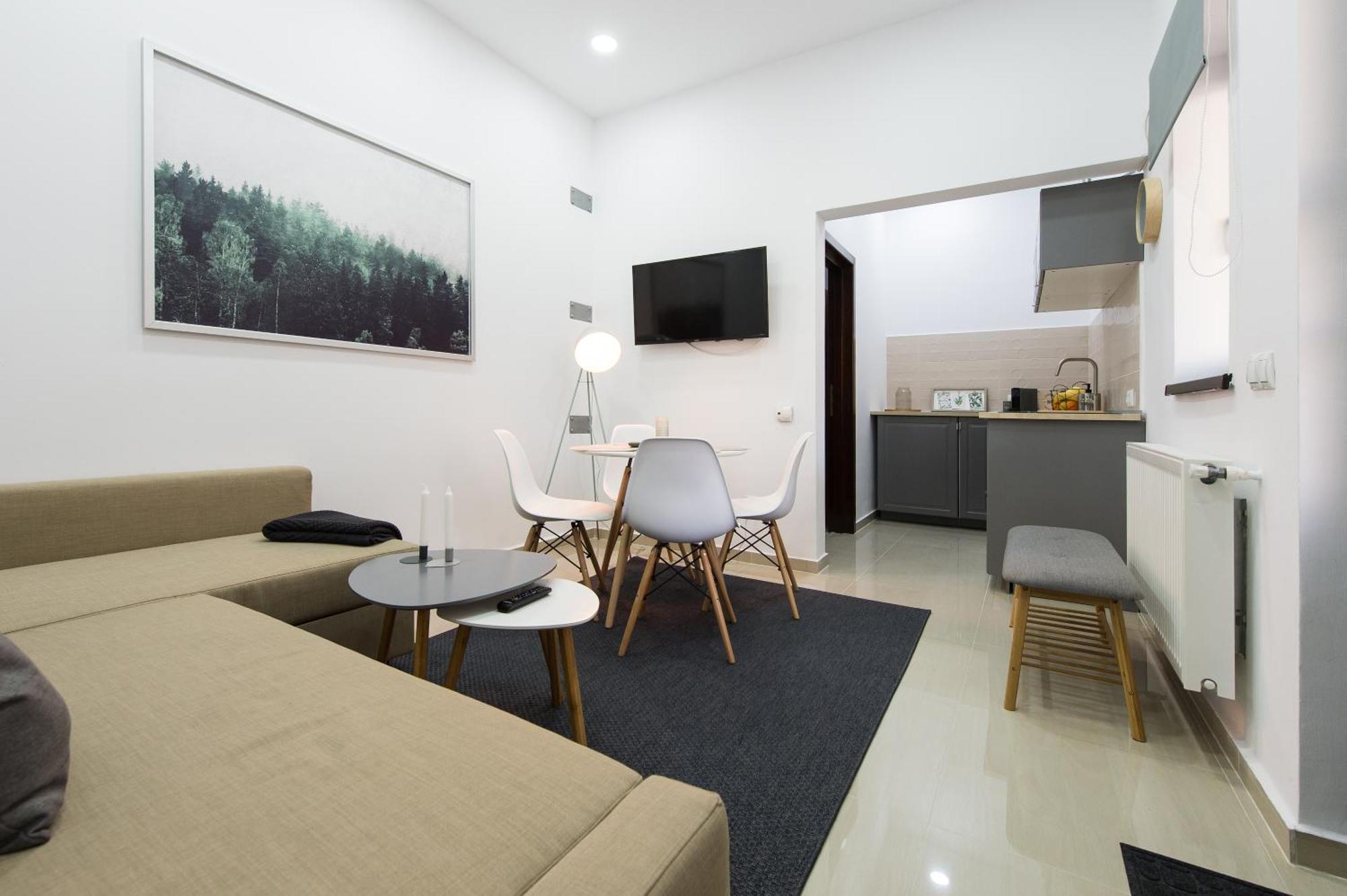 Gorgeous Brasov Flat With Patio And Mountain Views Apartamento Exterior foto