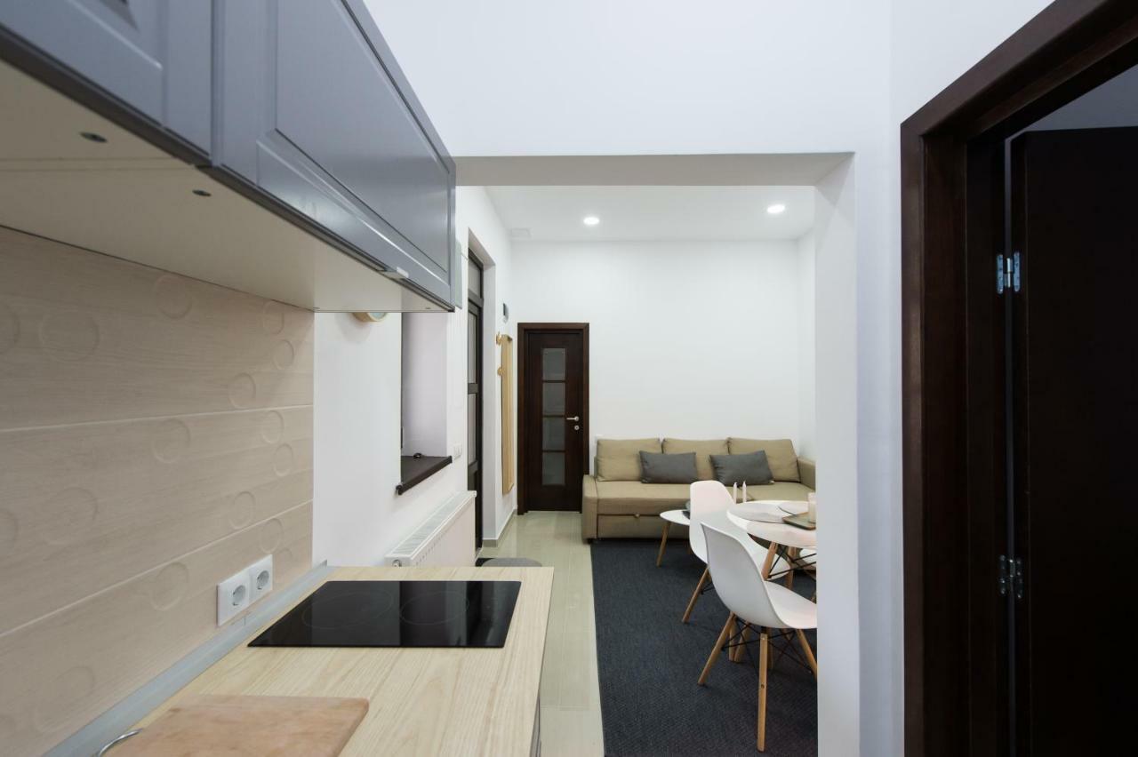 Gorgeous Brasov Flat With Patio And Mountain Views Apartamento Exterior foto
